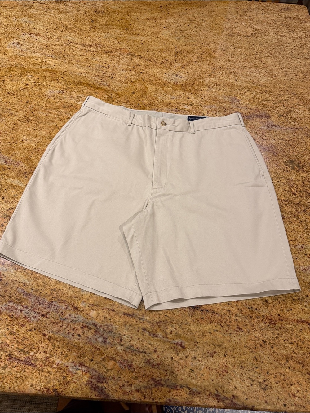 DANIEL CREMIEUX FLAT FRONT MENS KHAKI 5 POCKET SHORTS SIZE 40 WAIST - Picture 1 of 11